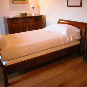 Cassone a molle con materasso in lana di crine