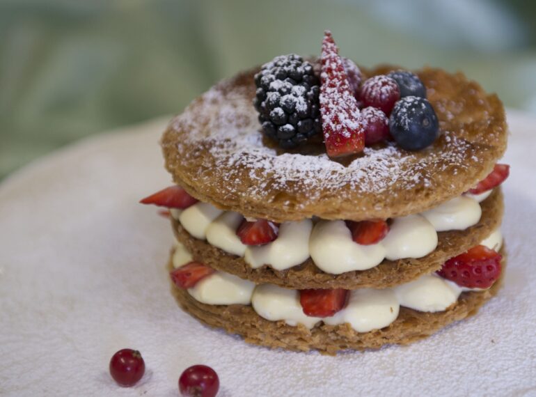 millefoglie caramellata alle fragole